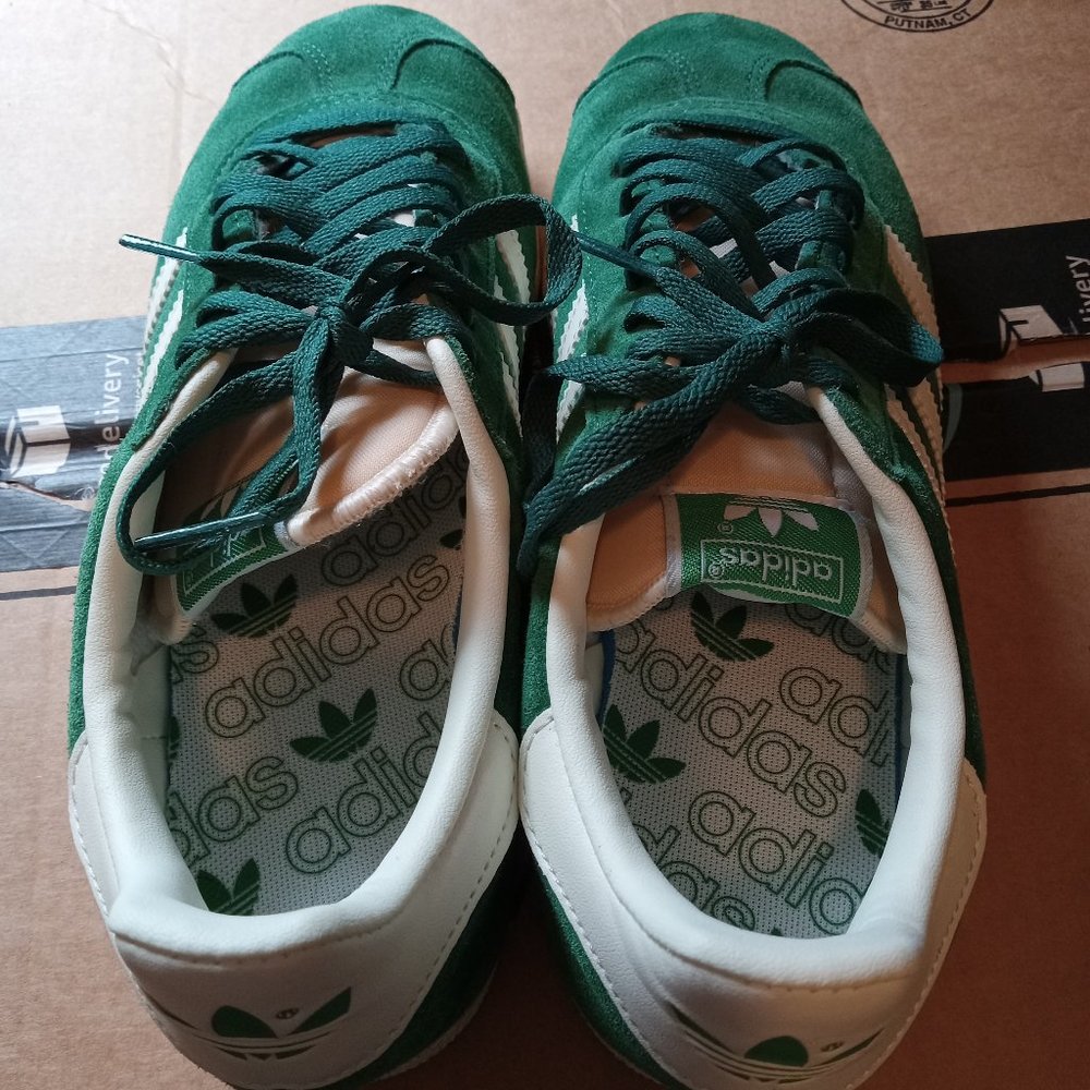 Adidas Gazelle Green Sneakers - Mens 6 or Womens 7.5